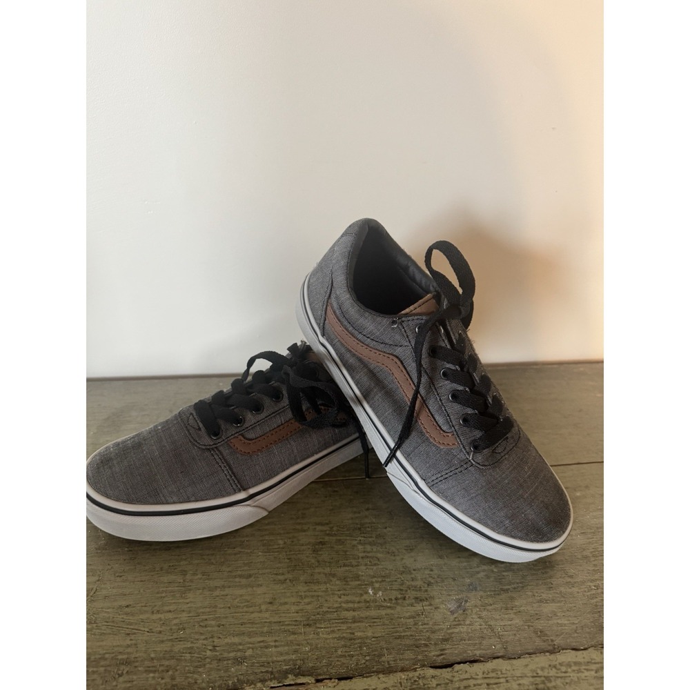 Vans Sneakers Shoes Skater Lace up Youth Size 4 Unisex Gray Black Clean